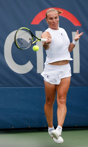 Murray tests hip, comes back to edge McDonald in Washington